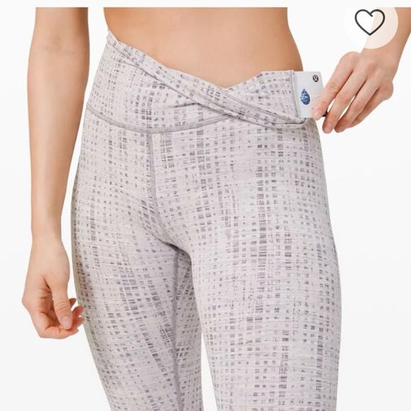 Lululemon Wunder Under High-Rise Tight 25" *Luxtreme sz 10 - Picture 6 of 11